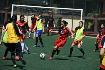 从0-1到3-1惊天逆转！瓜帅战术调整封神，曼城完爆西甲劲旅马竞（配图示意）